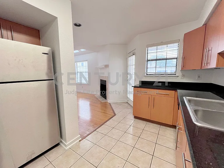 3901 Travis St #217 — Photo 6