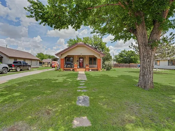 110 S Stephens St, Hobart, OK 73651