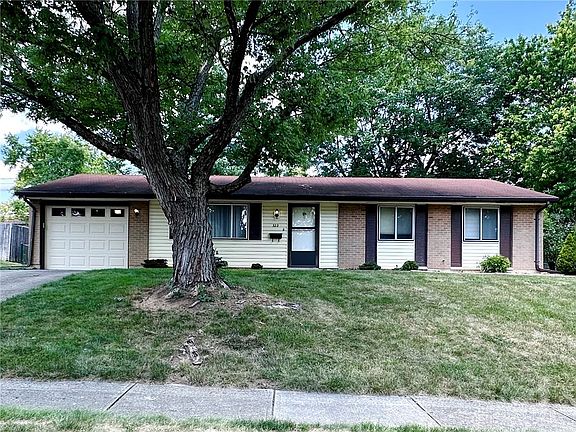 2nd image of 323 Woodlawn Dr