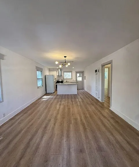 1347 N Citrus Ave — Photo 3