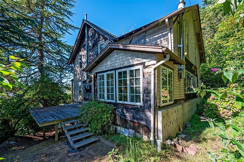 2nd image of 4810 54th Avenue SW