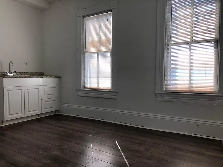 1712 N Nebraska Ave #4 — Photo 1
