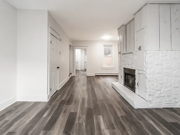 716 W Cedar St — Photo 6