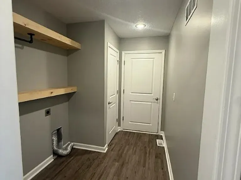 601 S Hillcrest St — Photo 14