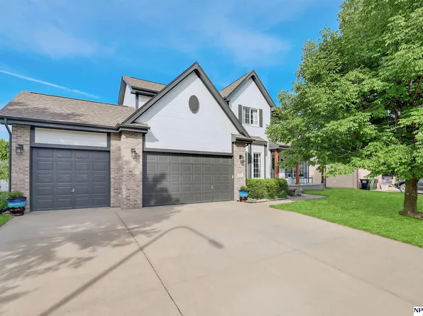 18734 Olive St, Omaha, NE 68136