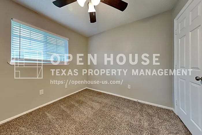 16854 Gleneagle Dr N — Photo 18