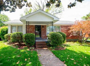 6341 Hunters Grove Rd, Louisville, KY 40216