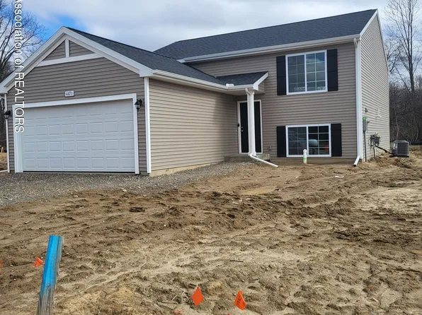 4470 Rose Ct, Potterville, MI 48876
