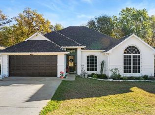 460 Admiral Dr, Gun Barrel City, TX 75156