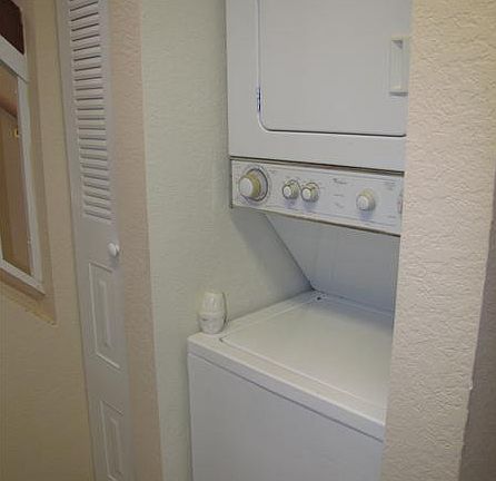 4th image of 1098 The Pointe Dr #1098