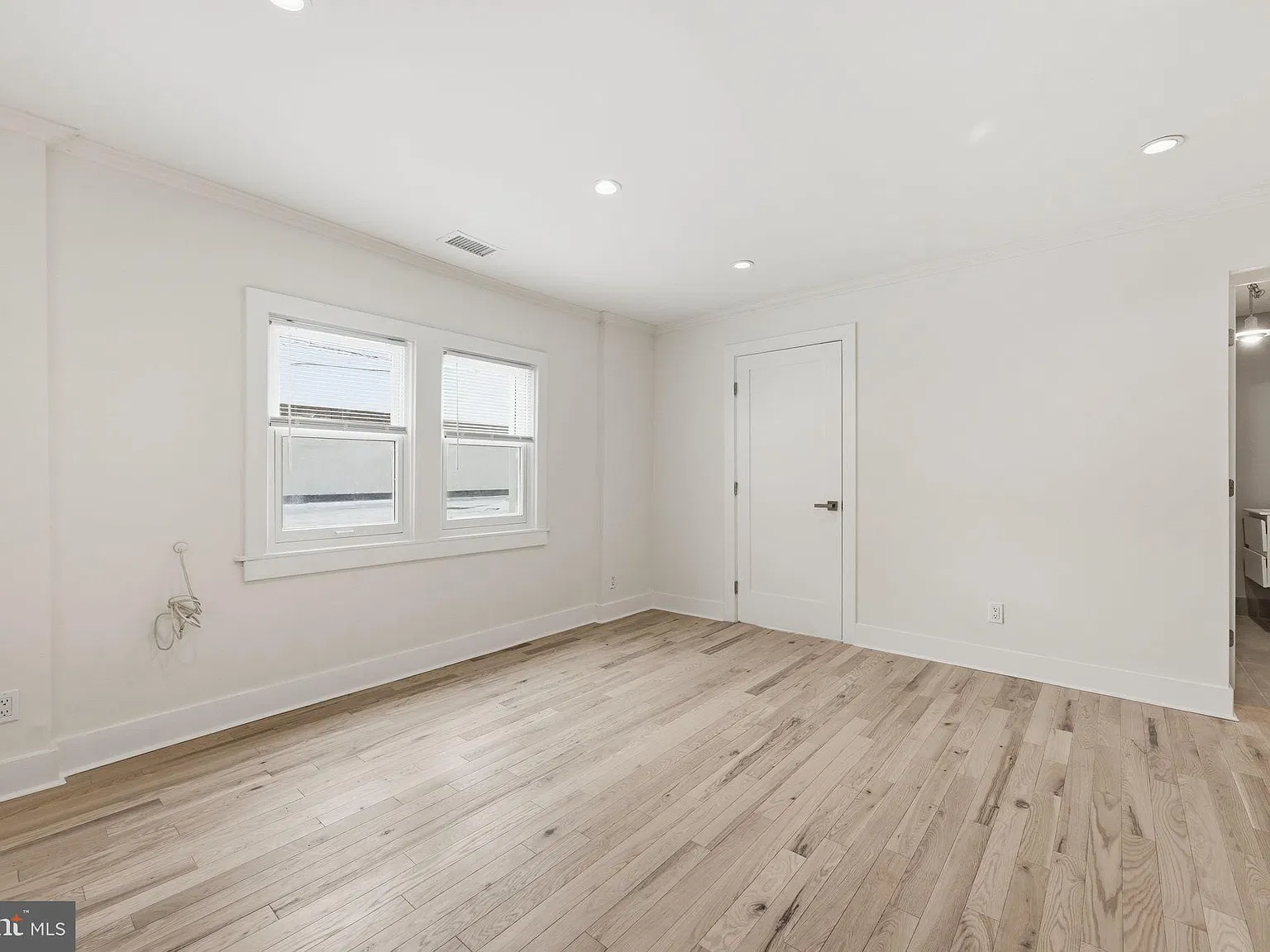2 bed, 1.0 bath, 800 sqft, $2,850 — Photo 3