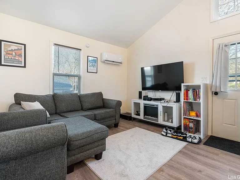 32 S Fremont St NE #32 — Photo 9
