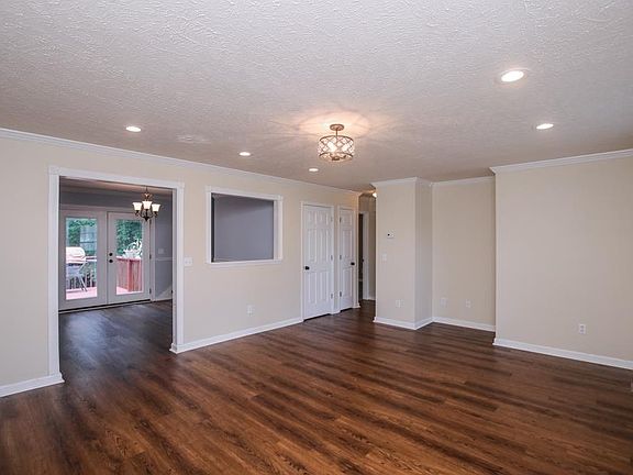 5th image of 3022 Kedzie Dr