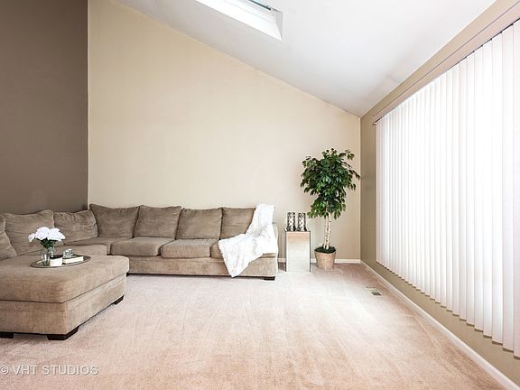 2nd image of 105 Somerset Dr