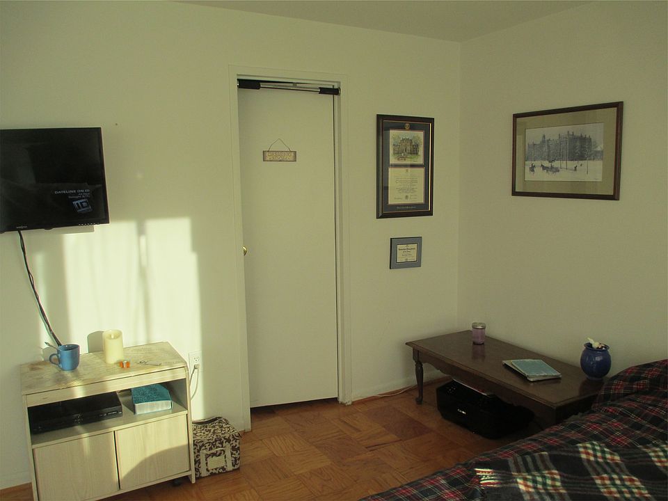 2nd image of 10201 Grosvenor Pl APT 608