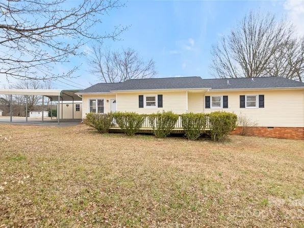 2687 Glenn St, Newton, NC 28658