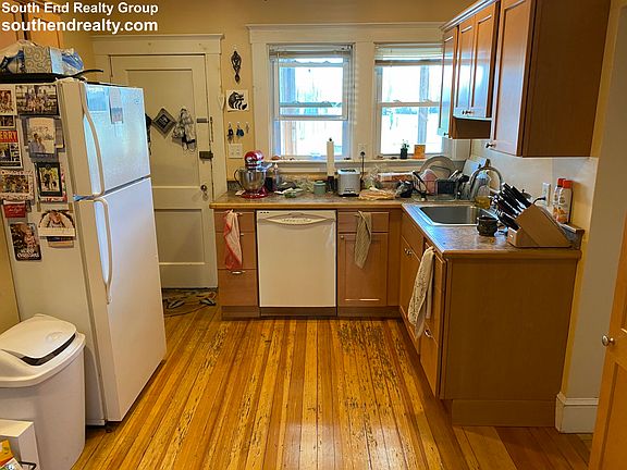 2nd image of 59 Safford St #1