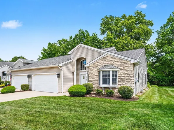 1381 E Cross Creek Dr, Willoughby, OH 44094