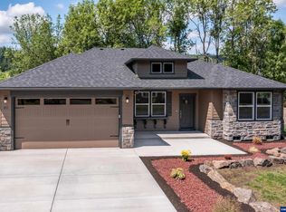 811 Calapooia Ave, Brownsville, OR 97327