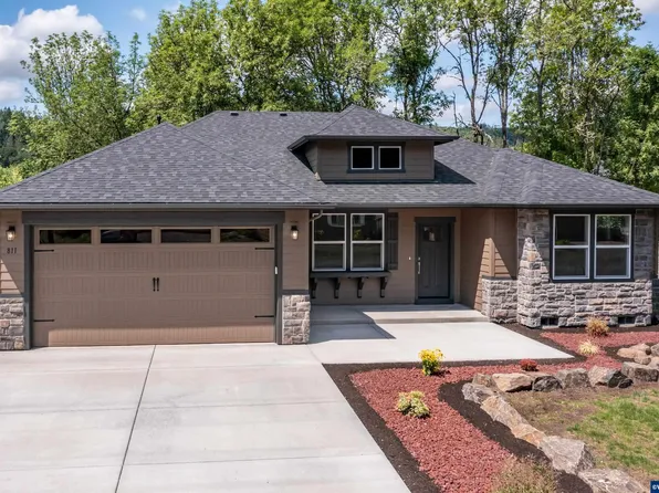 811 Calapooia Ave, Brownsville, OR 97327