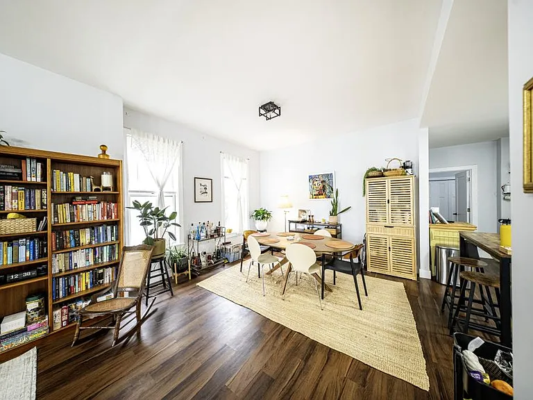 930 N Richmond St #1R — Photo 2