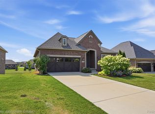 24355 Pinnacle Cir, South Lyon, MI 48178