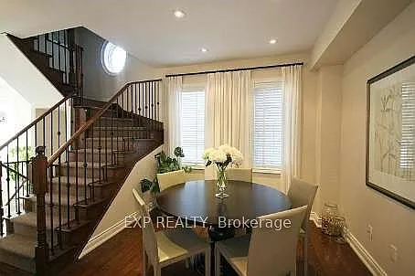 2 A Fairleigh Cres #B — Photo 4
