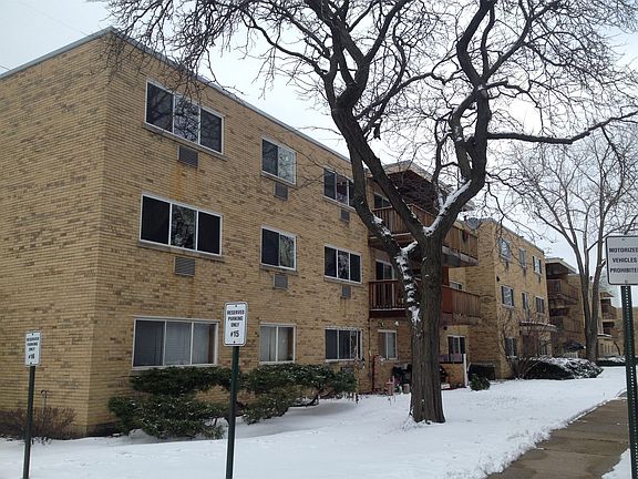 3rd image of 744 W Dempster St #107