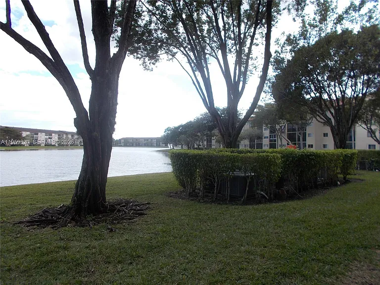 701 SW 141st Ave #110R — Photo 5