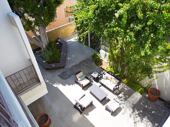 3rd image of 4526 Coldwater Canyon Ave APT 206