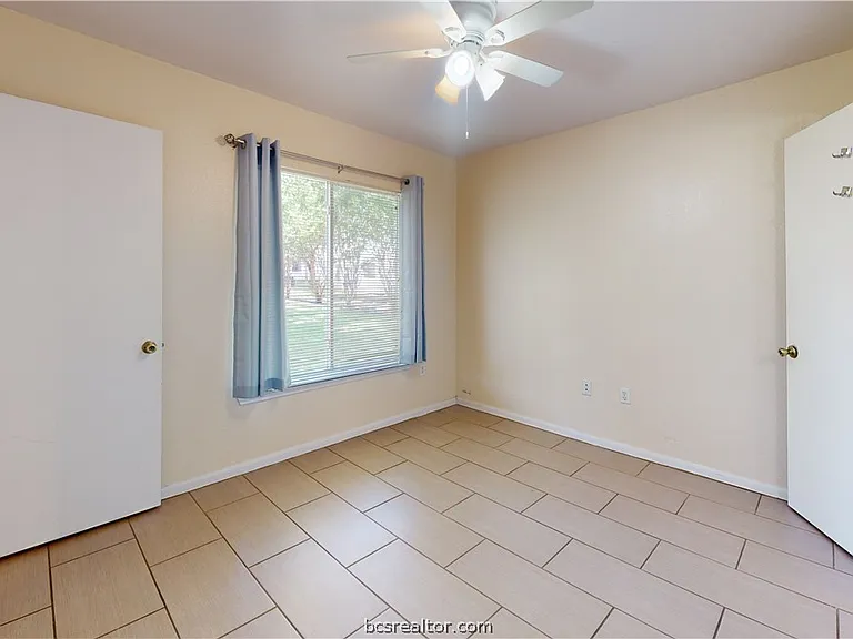 529 Sw Pkwy #102 — Photo 25