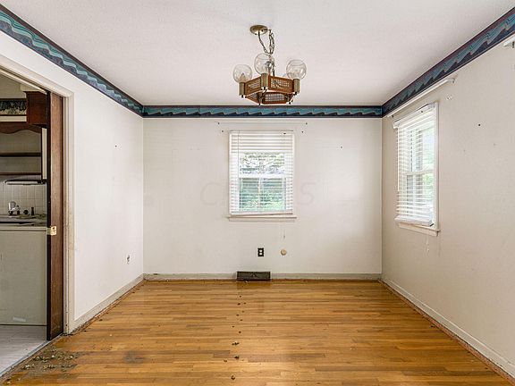 4th image of 4991 Almont Dr