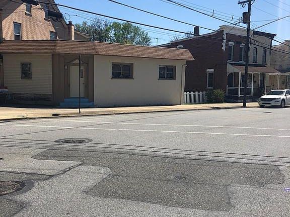 3rd image of 402 Jefferson Ave