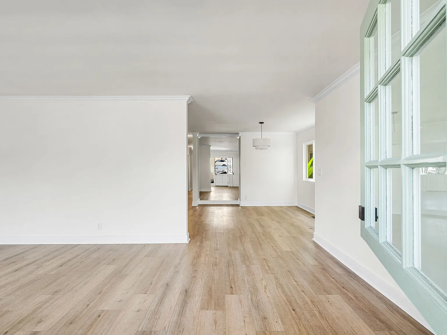 3 bed, 1616 sqft, $6,500 — Photo 2