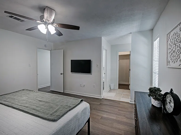 104 Bay Harbour Pl — Photo 23