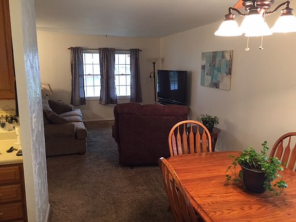 Living/dining 
