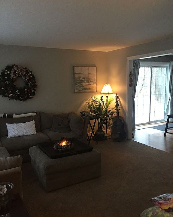 1st image of 19 Sharlene Ln