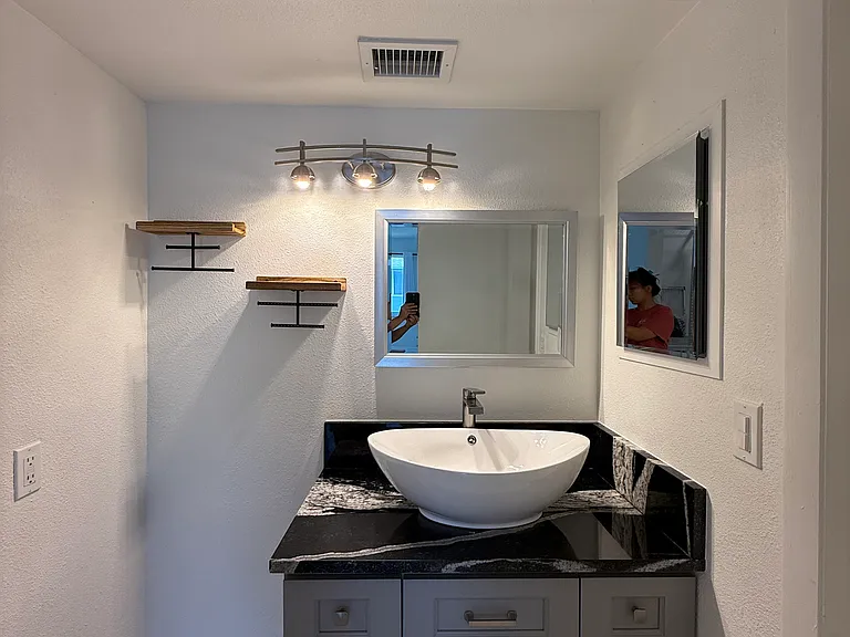 Master sink area