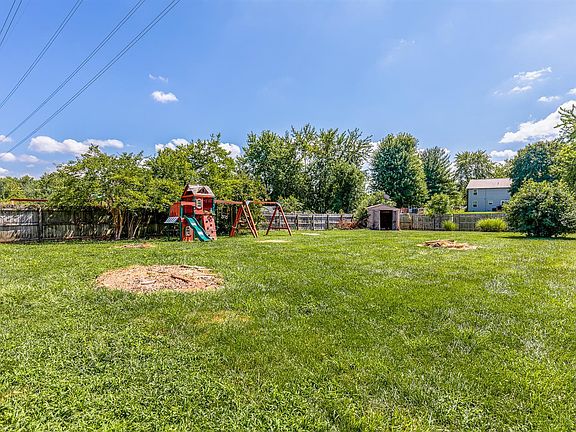 3rd image of 7667 Delview Dr