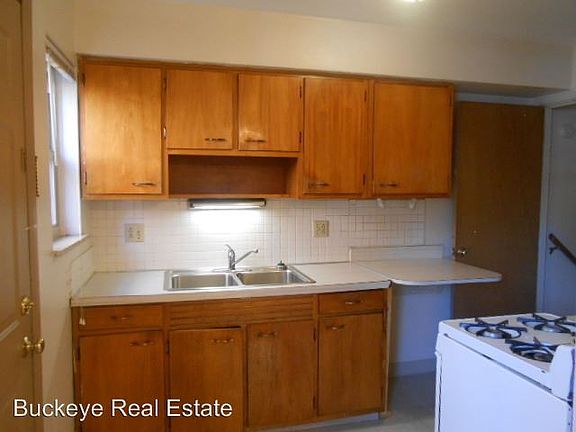 3rd image of 145 King Ave APT D