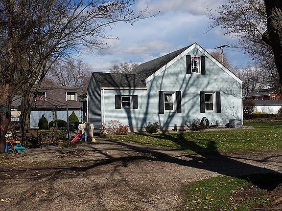 3rd image of 210 W Jeffress St