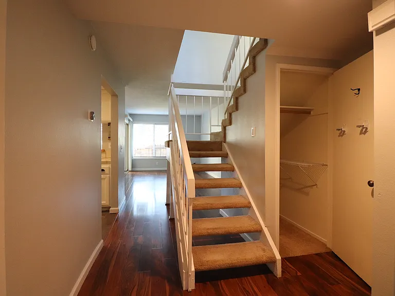 527 E Rice Ranch Rd — Photo 3