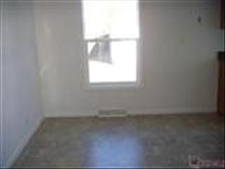 3rd image of 537 Wilson Ave