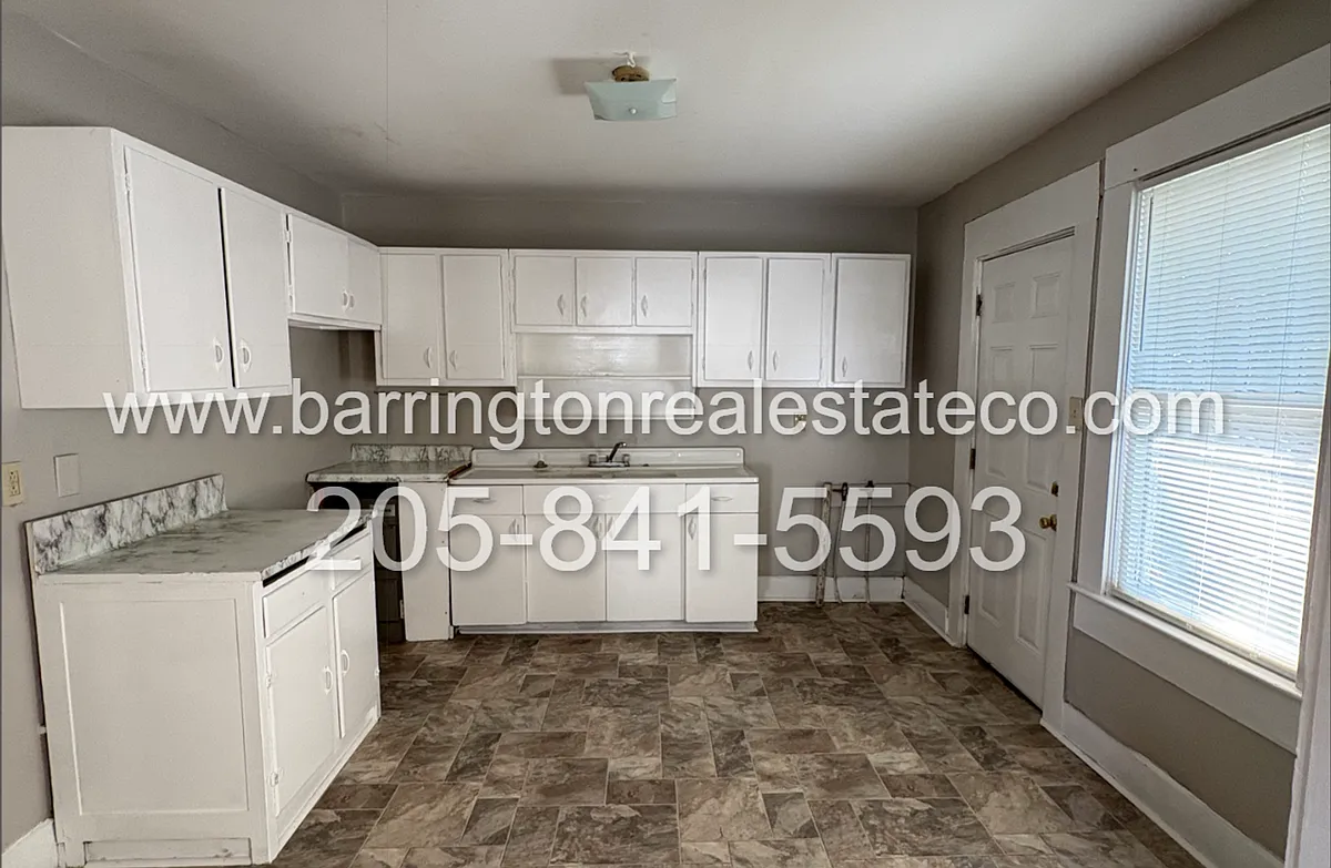 Building Photo - 1137 Sloan Ave #A
