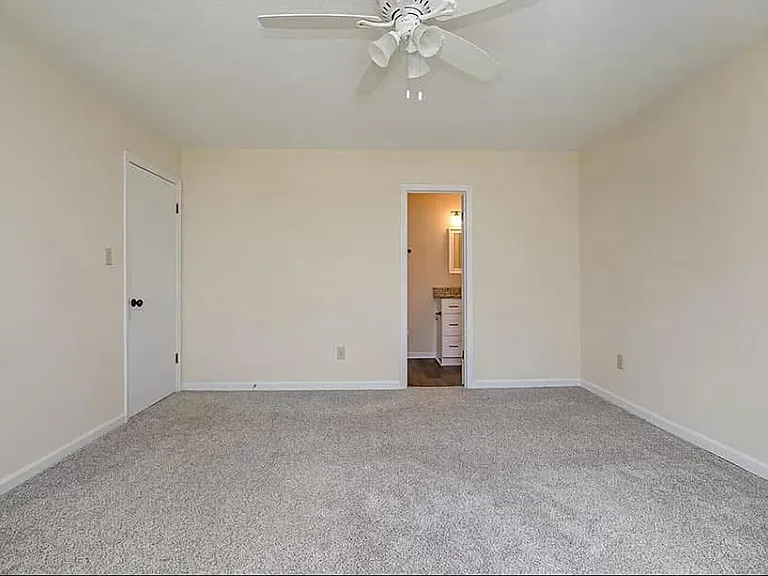 143 Caymen Ct — Photo 18