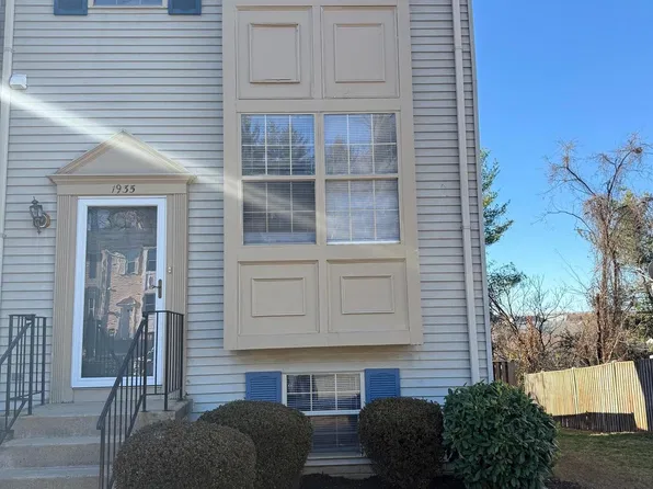 1935 Winslow Ct, Woodbridge, VA 22191