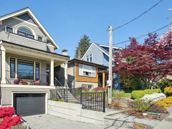 2017 Charles St, Vancouver, BC V5L 2V1