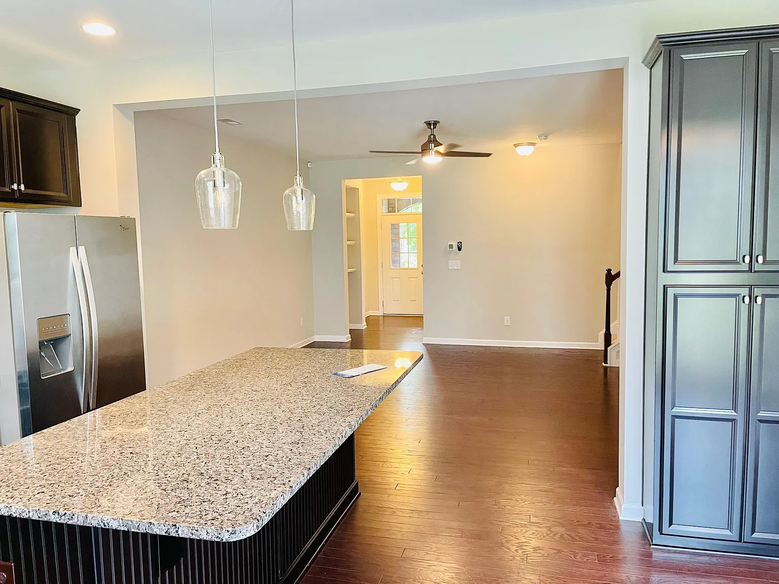 3 bed, 2.5 bath, 1612 sqft, $2,550 — Photo 3