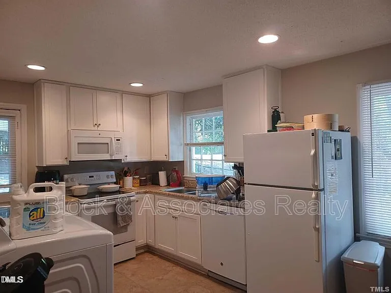 706 Van Buren Rd — Photo 2