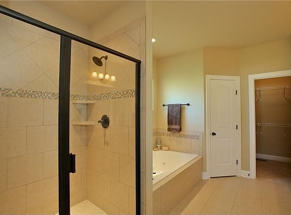5th image of 24 Hibiscus Ct